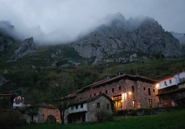 Precio mínimo garantizado para Hosteria del Huerna. El entorno más romántico con los mejores precios de Asturias
